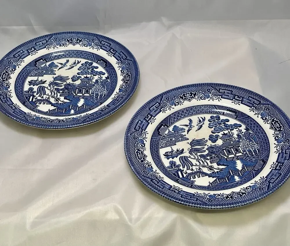 Churchill Willow 8 inch Luncheon Plates - Blue Willow X2